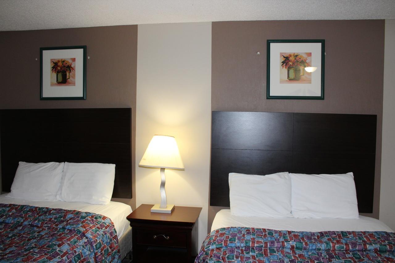 Coratel Inn And Suites Maple Grove Exterior foto