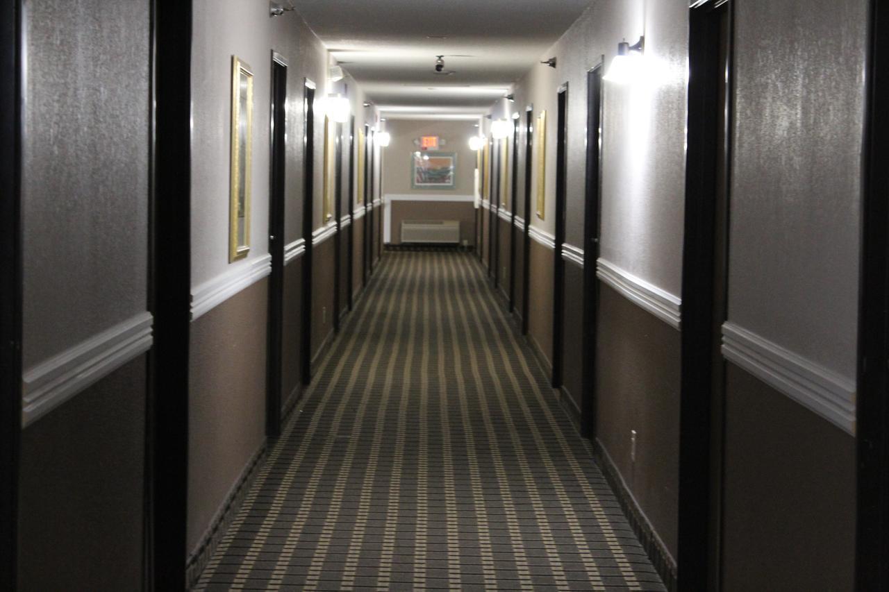 Coratel Inn And Suites Maple Grove Exterior foto