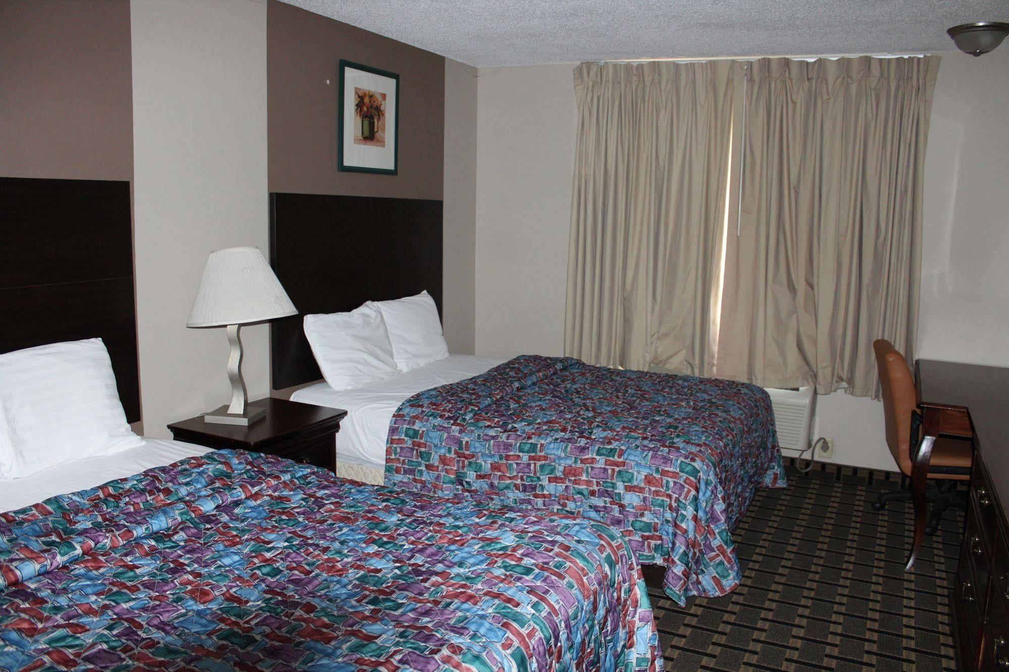 Coratel Inn And Suites Maple Grove Exterior foto