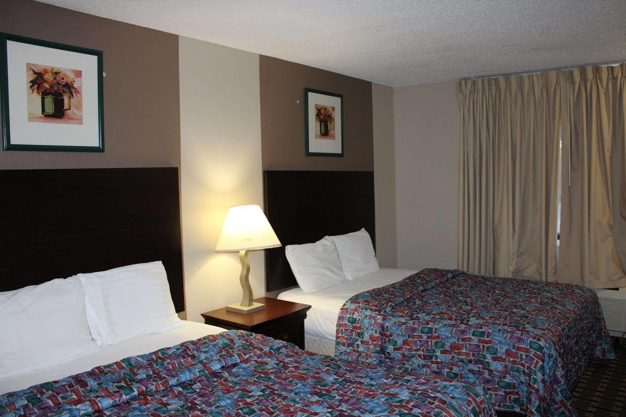 Coratel Inn And Suites Maple Grove Exterior foto